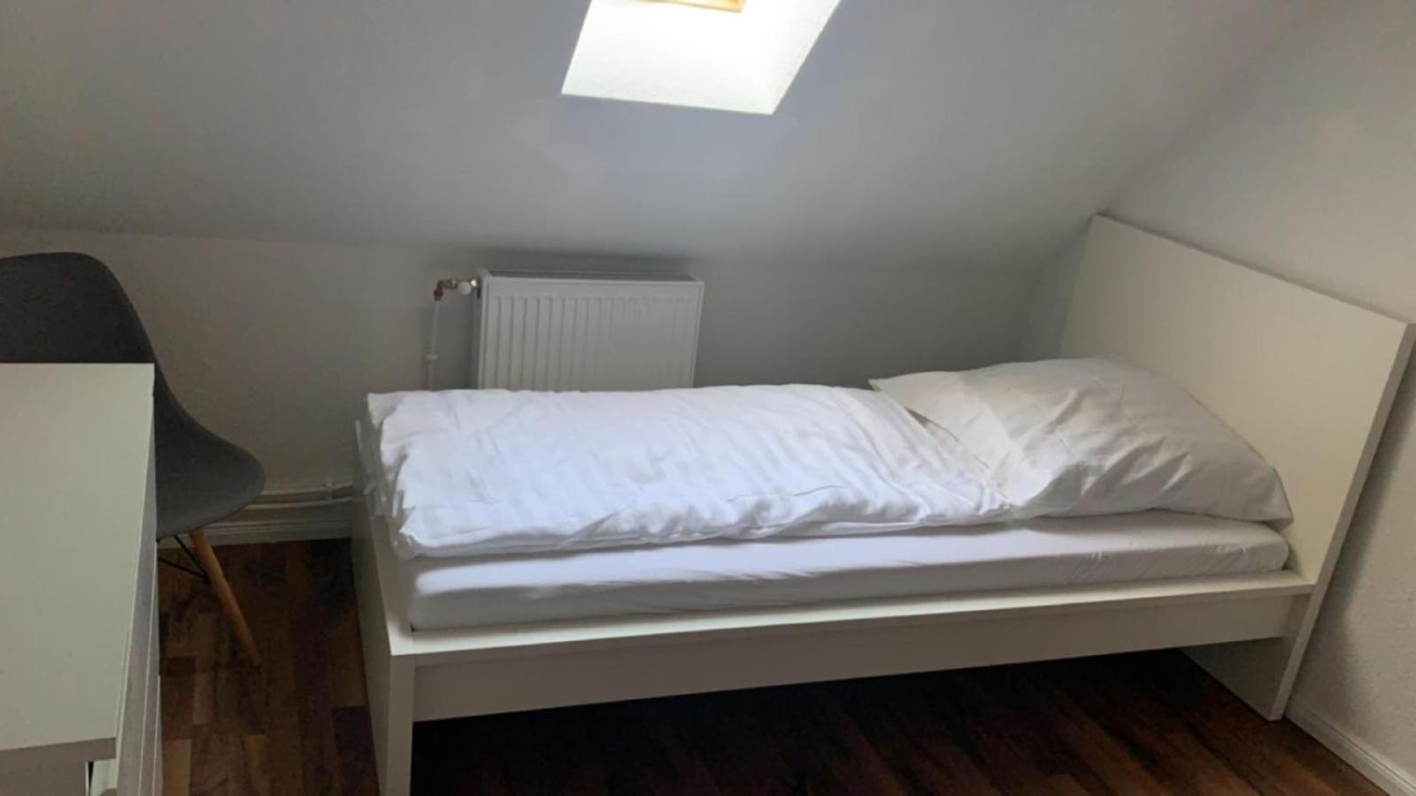 Zimmer In Wohnung, Monteure, Zentral, Enger Exterior photo